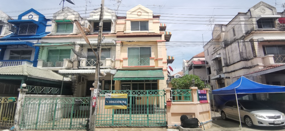 For SaleTownhomeEakachai, Bang Bon : For sale: 3-storey townhouse, corner house, Sinthap Nakhon Garden Village, Kanchanaphisek, Bang Khae, Bangkok