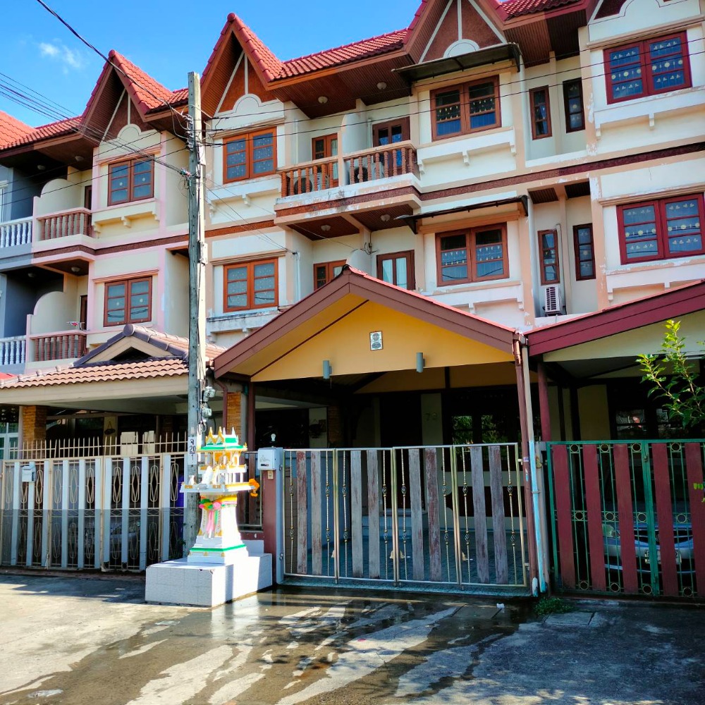 For RentTownhomeLadprao101, Happy Land, The Mall Bang Kapi : House for rent, townhouse in Soi Lat Phrao 101, intersection 48.