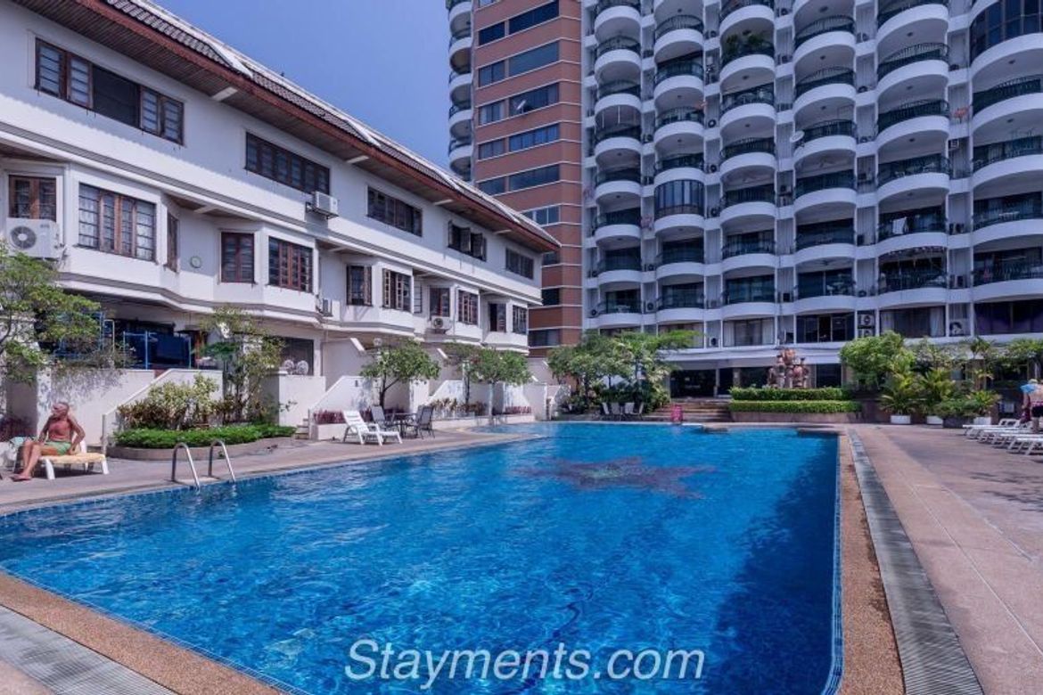 For RentCondoChiang Mai : 4 Bedrooms condominium for rent in Hillside 4
