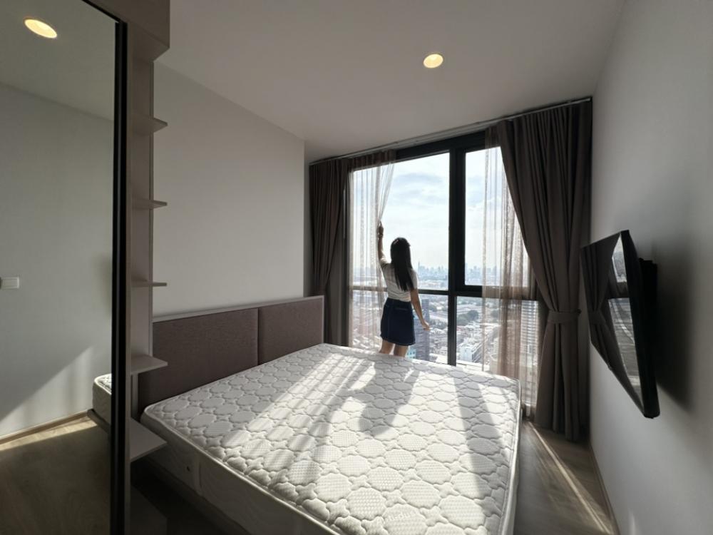 ให้เช่าคอนโดสุขุมวิท อโศก ทองหล่อ : 🏢Oka haus 🛏️ห้องสวย ✨มีหลายห้อง🌐 มีอ่างอาบน้ำ📍ชั้นสูง 🌤️วิวสวย 🛋️เฟอร์นิเจอร์ 📺เครื่องใช้ไฟฟ้าครบ (ราคาพิเศษ)