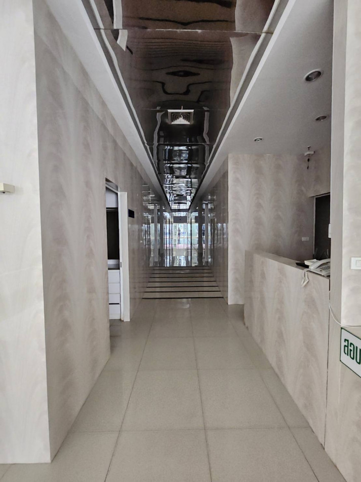 For RentCondoRatchathewi,Phayathai : Shop Retail For rent, Villa Ratchathewi, space for rent to open a clinic or shop, partially decorated. You can use the area immediately.