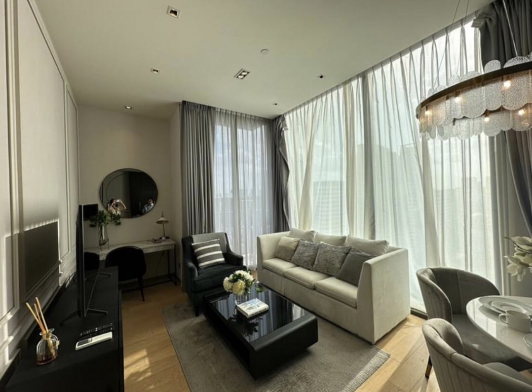 For RentCondoWitthayu, Chidlom, Langsuan, Ploenchit : Condo for rent, 2 bedrooms, 28 Chidlom, 74 sq m., luxurious, spacious room, in the heart of the city, hot project.