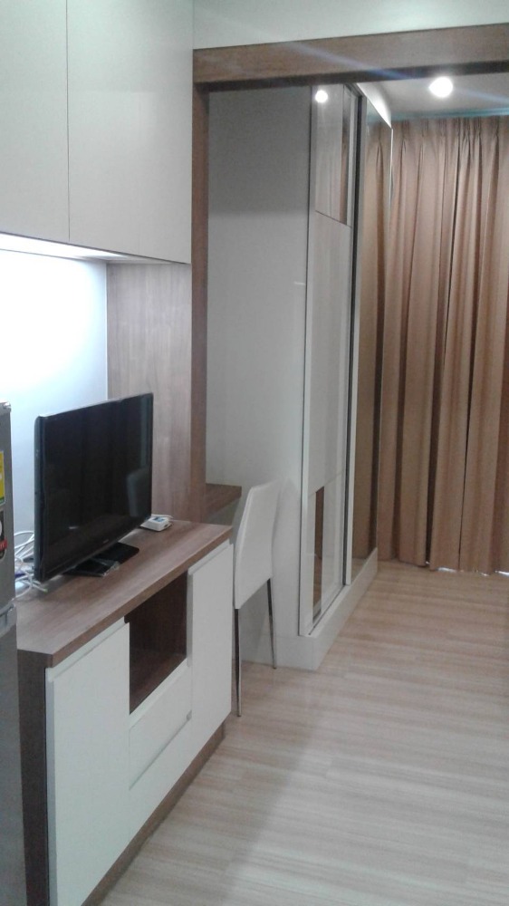 ให้เช่าคอนโดรัตนาธิเบศร์ สนามบินน้ำ พระนั่งเกล้า : The Hotel Condo รัตนาธิเบศร์ 1 ห้องนอน 1 ห้องพักผ่อน 1 ห้องน้ำ แต่งครบอยู่ได้เลย