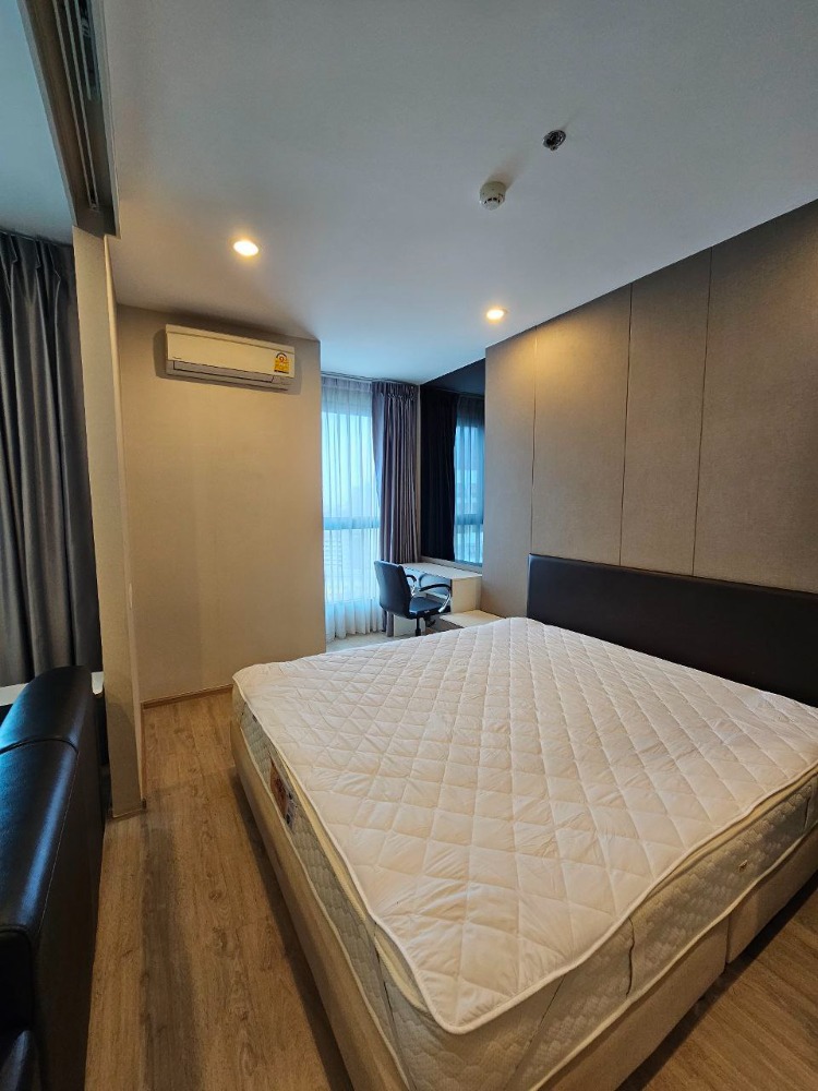 For RentCondoSiam Paragon ,Chulalongkorn,Samyan : Ideo Q Chula - Samyan【𝐑𝐄𝐍𝐓】Modern style room The shelves of the high -class views have a movie courtyard. Near the famous Sam Yan mall Contact Line ID: @hacondo