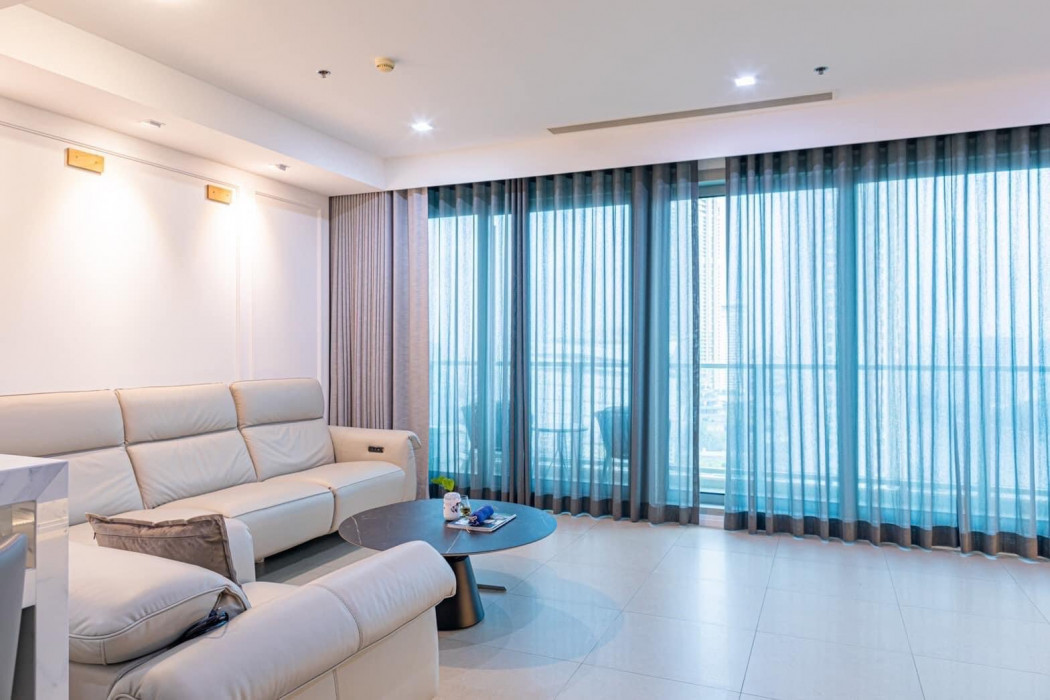 For RentCondoWongwianyai, Charoennakor : Condo for rent, The River by Raimon Land, 130 sq m., Chao Phraya River view, Sathorn location, very spacious room.