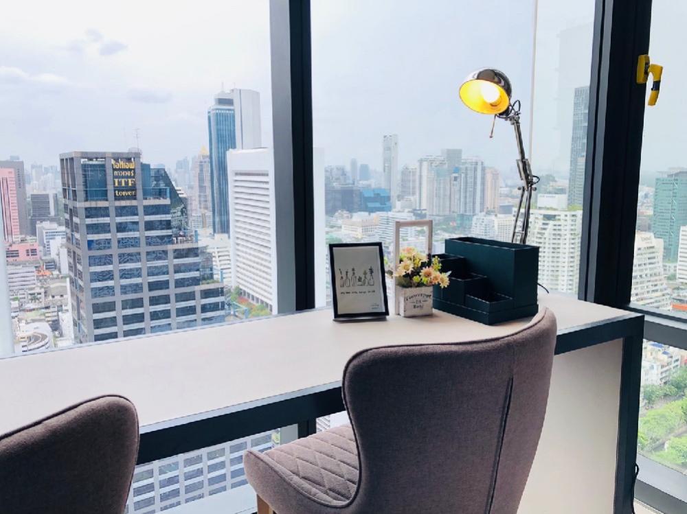 รหัสทรัพย์ M65For rent Ashton Silom ให้เช่า แอชตั้น สีลมnear MRT silom  1Bed plus+ Loading...