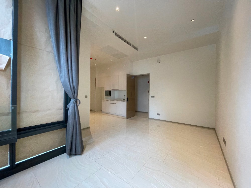 For SaleCondoSilom, Saladaeng, Bangrak : 🔥 Pro 5.5 Discount 5.5 MB !! HOT DEAL FREE TRANSFER & COMMON FEE Last 2 units 🔥 !! FOR SELL ASHTON SILOM 2 BEDROOM 2 BATHROOM 71.8 SQ.M. RARE ITEM