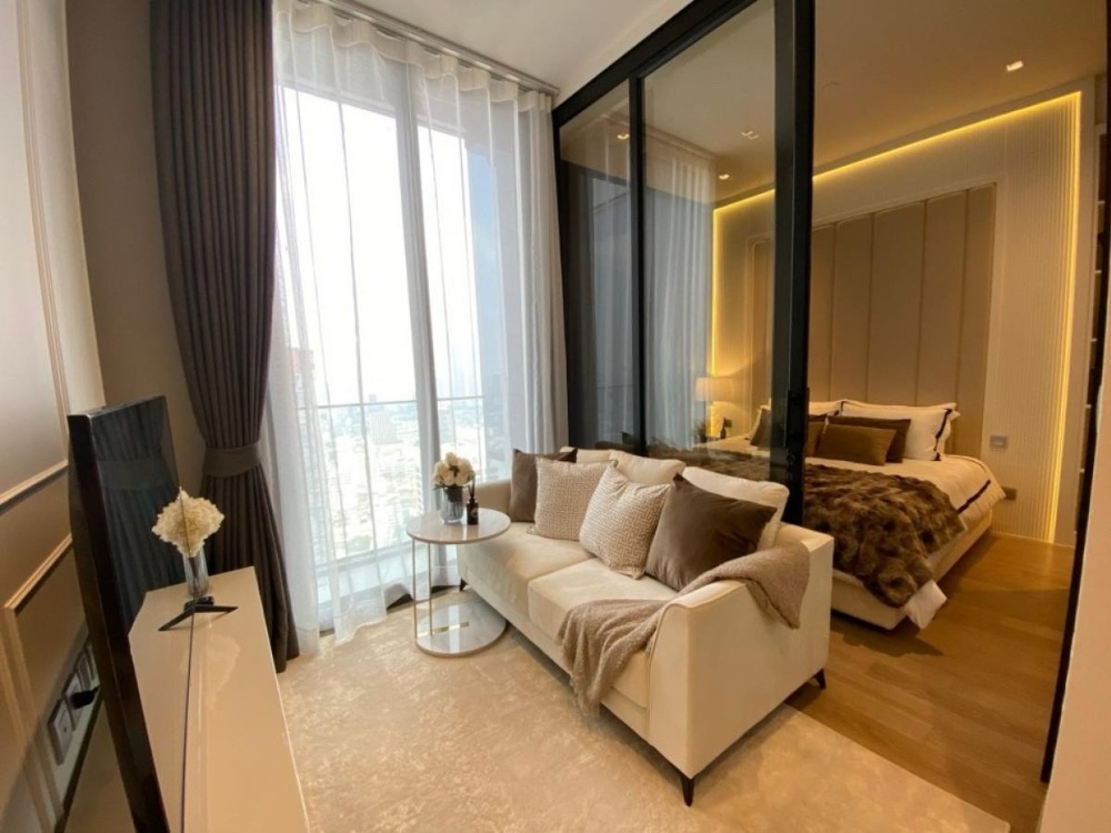 For SaleCondoSilom, Saladaeng, Bangrak : 🔥 Pro 5.5 ⚡️HOT DEAL FREE TRANSFER & COMMON FEE Last 1 unit 🔥 !! FOR SELL ASHTON SILOM 1 BEDROOM 1 BATHROOM 32.4 SQ.M. RARE ITEM