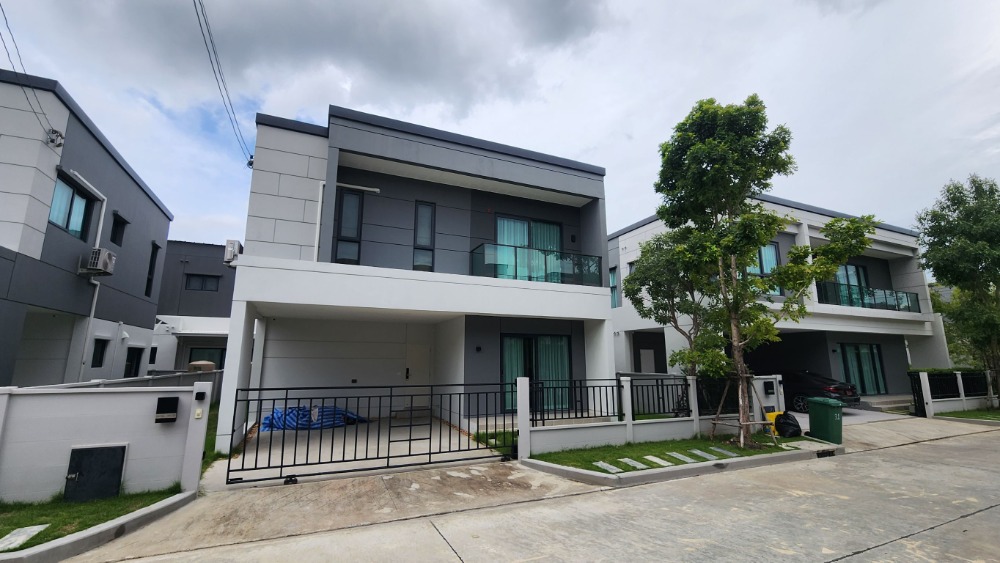For RentHouseBangna, Bearing, Lasalle : Single house for rent, single house, Centro Bangna, Bangna - Bang Phli zone, near Mega Bangna, only 6 minutes.