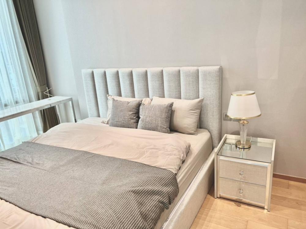 For RentCondoWitthayu, Chidlom, Langsuan, Ploenchit : For rent - 28 CHIDLOM, corner room, fully furnished, ready to move in.
