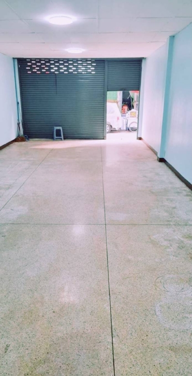 Cheap sale, 3.5-story commercial building, ready to move in, Ramkhamhaeng Road 152. Saphan Sung District, Bangkok 10240, near Paseo, Triam Nomklao School Loading...