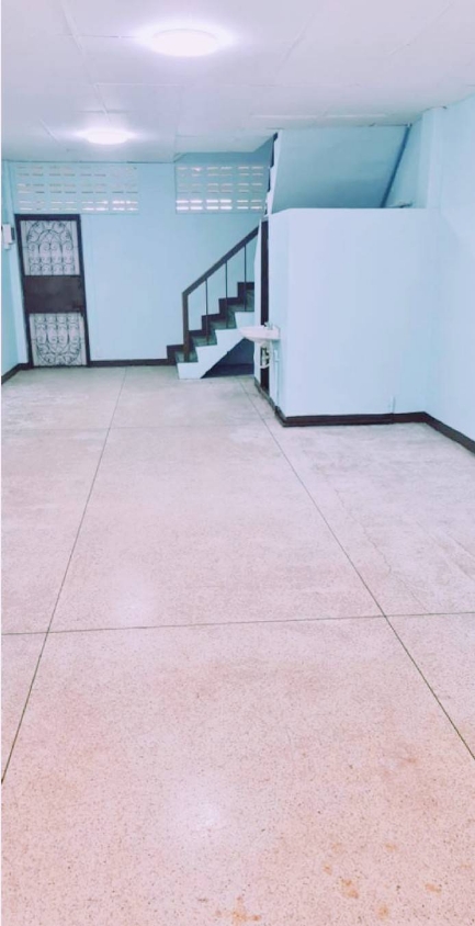 Cheap sale, 3.5-story commercial building, ready to move in, Ramkhamhaeng Road 152. Saphan Sung District, Bangkok 10240, near Paseo, Triam Nomklao School Loading...