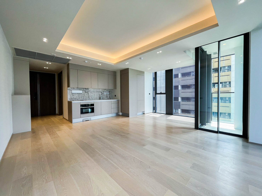For SaleCondoWitthayu, Chidlom, Langsuan, Ploenchit : Selling a condo near BTS Phloen Chit and close to Tonson One Residence. 67 sqm on the 12th floor with private elevator.
