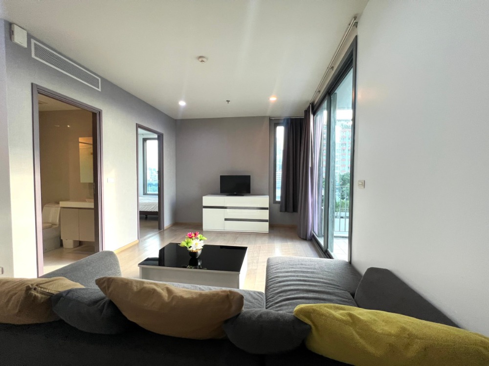 For RentCondoRatchathewi,Phayathai : Available for rent, 2 bedrooms, 2 bathrooms. Location next to BTS Ratchathewi, very good price, Pyne by sansiri.