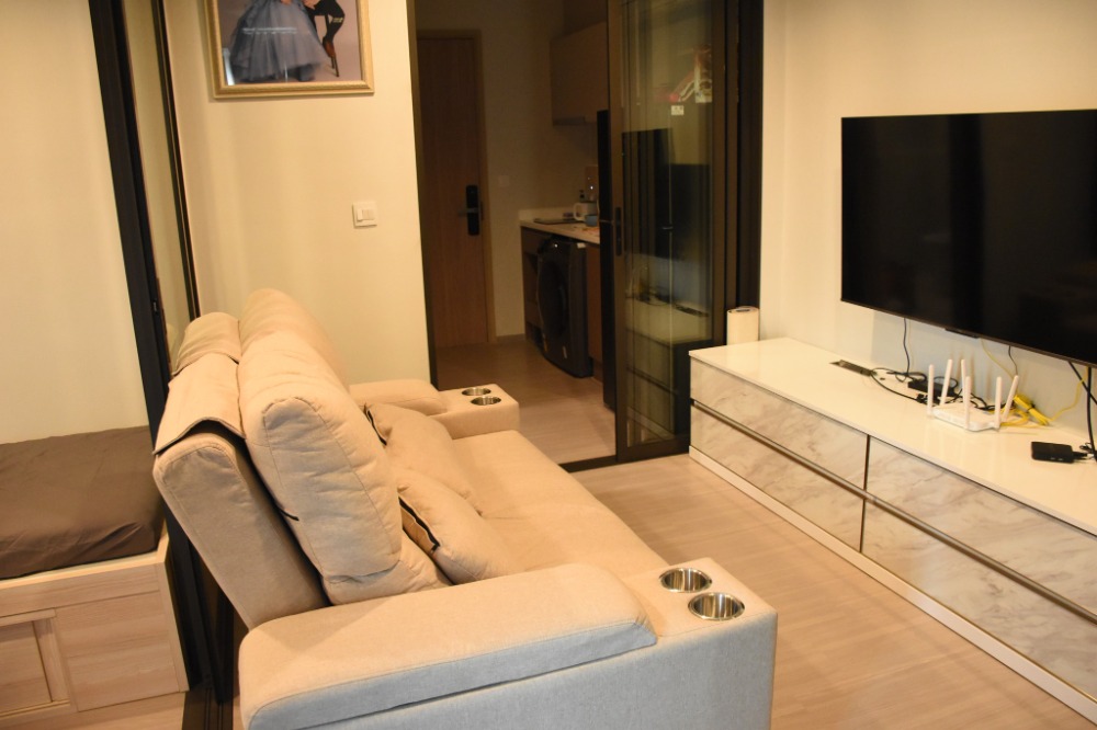 For RentCondoThaphra, Talat Phlu, Wutthakat : 👑 Life Sathorn Sierra 👑 1 Bed plus, size 35 sq m, fully furnished, has electrical appliances. Ready to move in now.