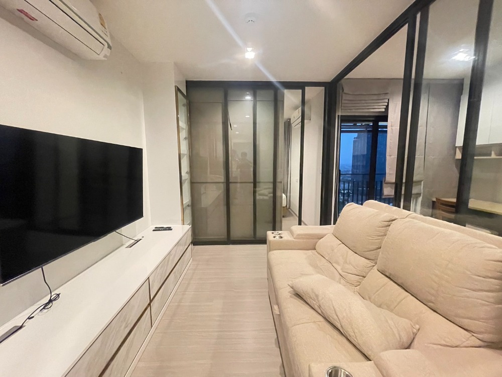 ให้เช่าคอนโดท่าพระ ตลาดพลู วุฒากาศ : Life Sathorn Sierra > ห้องสวย 1 Bed plus เฟอนิเจ้อครบ ว่างพร้อมให้เช่า 17,000/เดือน