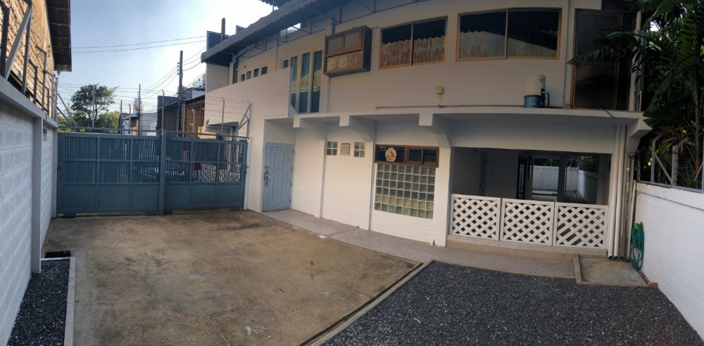For RentTownhomeOnnut, Udomsuk : LTH9499<H9500 – Townhouse FOR RENT/SALE in Sukhumvit 71 3 beds 5 baths size 54 sq.w. Near BTS Pra khanong Station