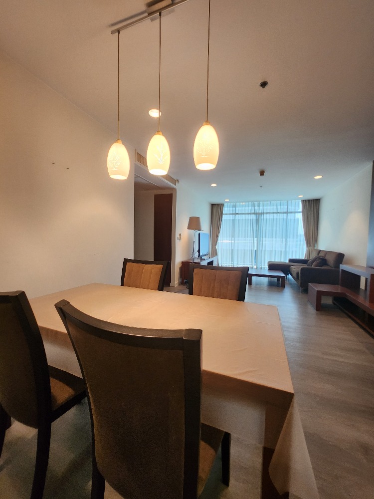 For RentCondoSathorn, Narathiwat : For rent 2B2B Fl.28 (Ready to move) for rent Urbana Sathorn-Urbana Sathorn 2 bedrooms, 2 bathrooms, 28th floor (ready to move in)