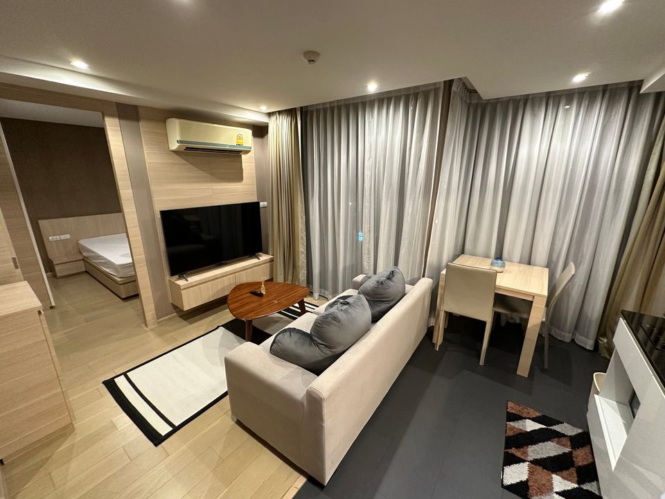 For RentCondoSilom, Saladaeng, Bangrak : HOT DEAL!!😍Klass Silom📌,(Line: @rent2022) Beautiful room with Good price and Ready to move in!!