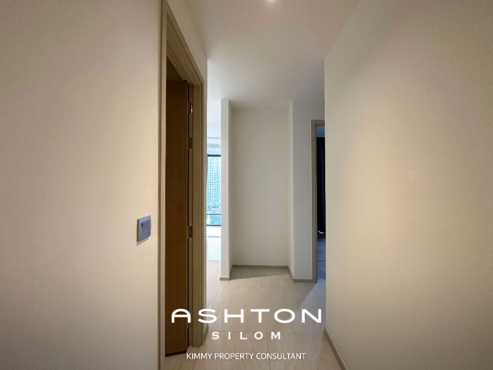 For SaleCondoSilom, Saladaeng, Bangrak : Ashton Silom 2 bedrooms, 2 bathrooms (Stack Floor), largest size, first hand room from the project. If interested in visiting the project, call 093-962-5994 (Kim, Sales Department)