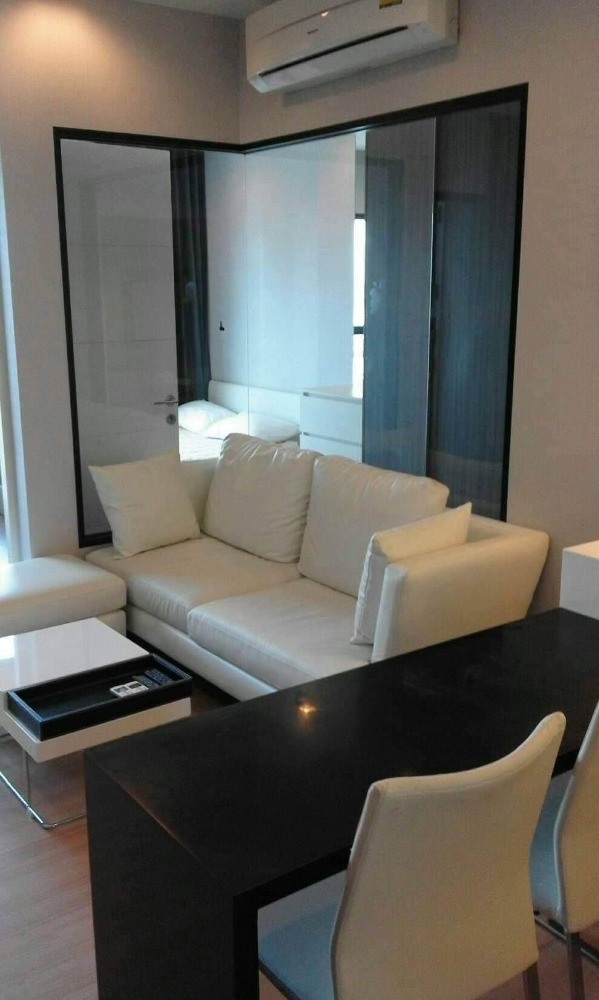 For SaleCondoWongwianyai, Charoennakor : Urbano Absolute Sathon - Taksin / 1 Bedroom (FOR SALE), Urbano Absolute Sathon - Taksin / 1 Bedroom (FOR SALE) DO083