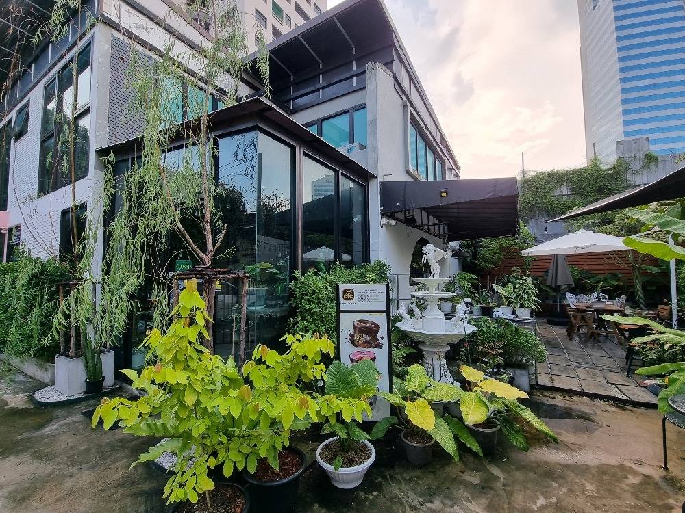 For RentShop HouseLadprao, Central Ladprao : Commercial building for rent, Vibhavadi - Lat Phrao zone, near Union Mall, only 5 minutes.
