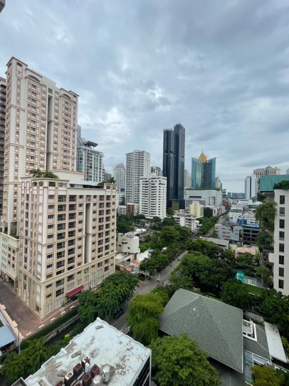 For SaleCondoSukhumvit, Asoke, Thonglor : Asking for a 2 bedroom condo in the heart of Asoke.