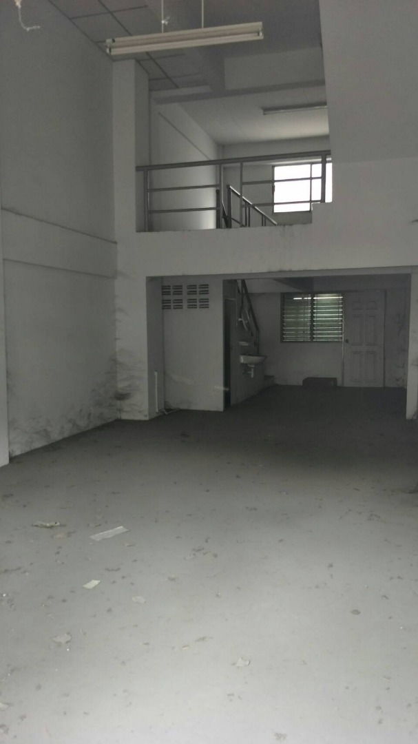 For RentShop HouseChaengwatana, Muangthong : 4 storey commercial building for rent (Soi Amporn Phaisan)