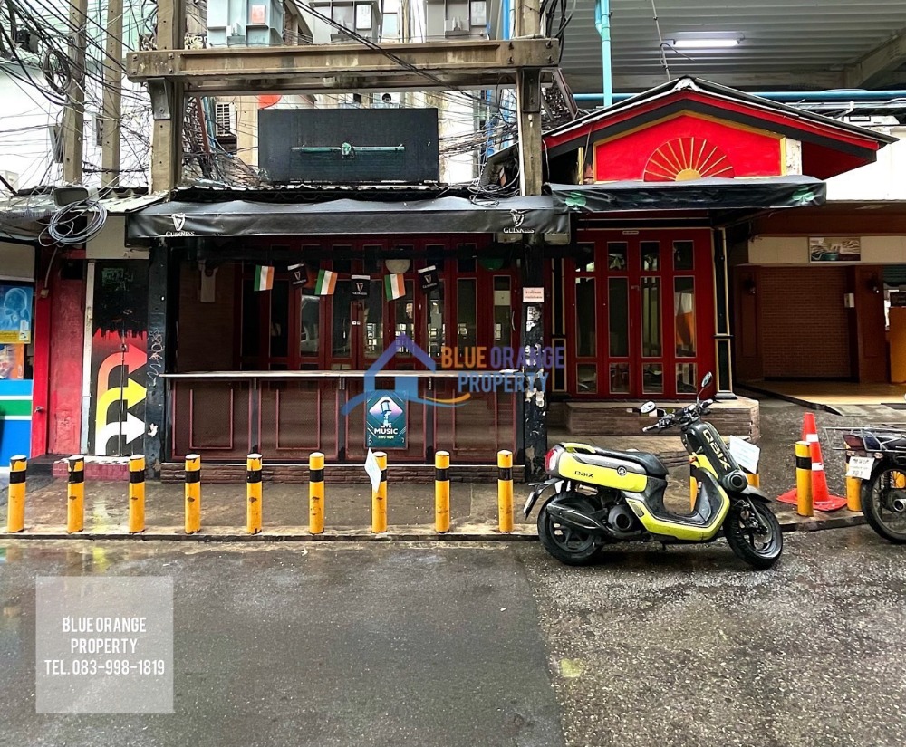 For RentRetail SpaceSilom, Saladaeng, Bangrak : Commercial space for rent, good location, Silom, the late at night the busier, crowded with tourists. Suitable for nightclub / pub / bar /restaurant