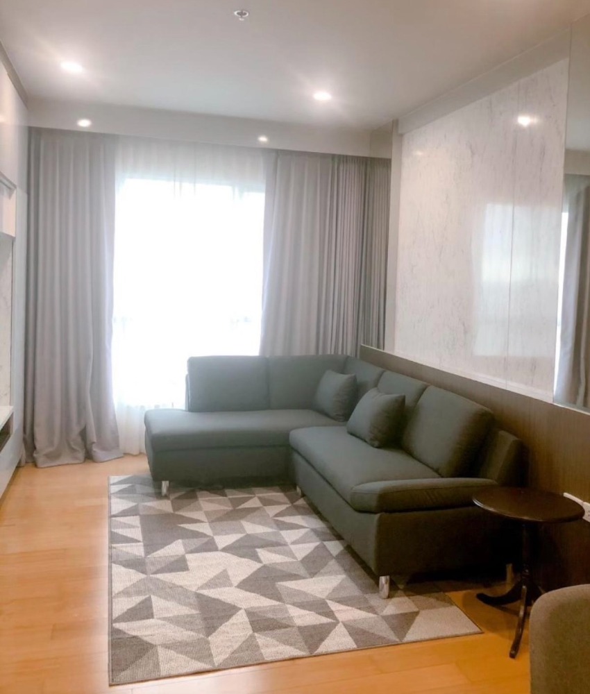 For RentCondoWongwianyai, Charoennakor : Urgent for rent!! Condo Hive Sathorn, very good price, close to the BTS, beautiful view, high floor.