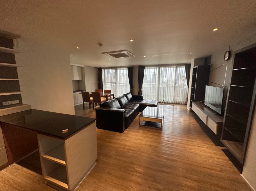 ให้เช่าคอนโดสุขุมวิท อโศก ทองหล่อ : For Rent Acadamia Grand Tower, 3+1 bed near BTS Promphong @ Only 70,000/month