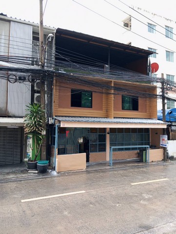For RentShop HouseRatchadapisek, Huaikwang, Suttisan : BS1233 2-story building for rent near The Caviar, Ratchada Soi 7, suitable for use as a restaurant, cafe, shop, office.