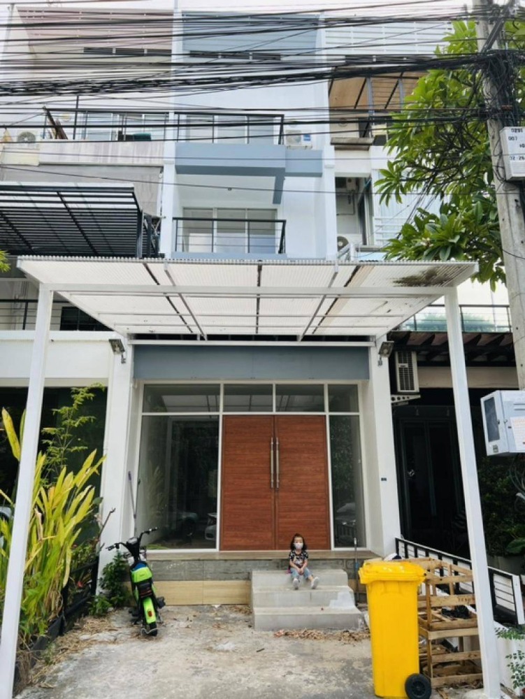 ให้เช่าทาวน์โฮมรามคำแหง หัวหมาก : ให้เช่าทาวน์โฮม หมู่บ้านทาวน์อินทาวน์ ใกล้ เดอะ ซีน ทาวน์อินทาวน์ เพียง 2 นาที