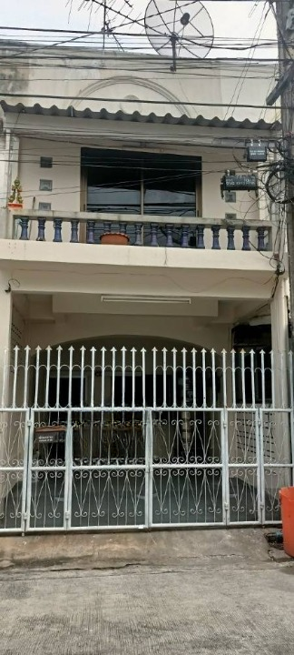 For RentTownhomeVipawadee, Don Mueang, Lak Si : Townhouse for rent near Lotus Laksi, only 5 minutes.