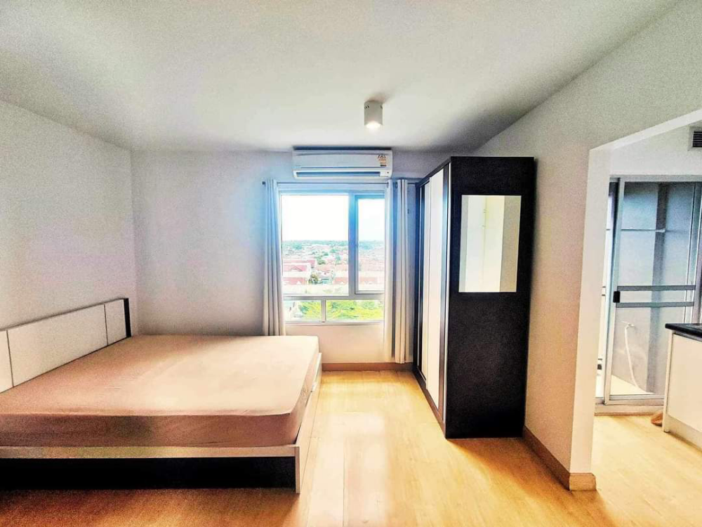 For RentCondoLadkrabang, Suwannaphum Airport : Condo for rent, iris avenue Onnut-wongwan, Building 5, 8th floor, open view, size 28.00 sq m.