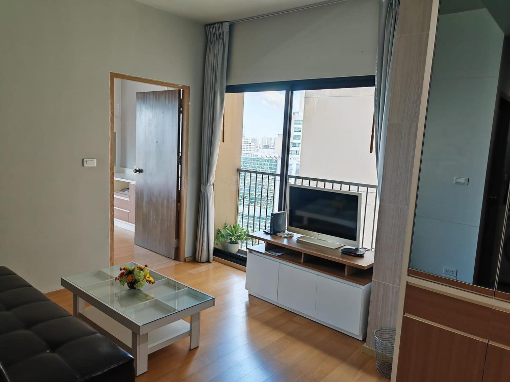 ให้เช่าคอนโดราชเทวี พญาไท : ★ Noble Revent Phayathai★ 40 ตรม.,ชั้น 25 (1ห้องนอน 1 ห้องน้ำ), ★ใกล้ Bts พญาไท และ  Airport link รามคำแหง ★ใกล้สยามพารากอน ★ สิ่งอำนวยความสะดวกมากมาย★ เครื่องใช้ไฟฟ้าครบครัน★