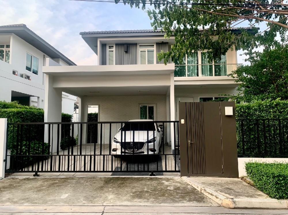 For SaleHouseLadkrabang, Suwannaphum Airport : Manthana Village On Nut-Wongwaen 5, Main Road, project next to Kanchana Ring Road, convenient travel, shady with large green space. Comes with a central lake (H23094)