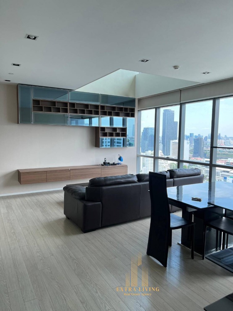 ให้เช่าคอนโดสุขุมวิท อโศก ทองหล่อ : ให้เช่า The Room Sukhumvit 21  🚩 Duplex 2 ชั้น 2ห้องนอน 3 ห้องน้ำ  ห้องสวยตกแต่งพร้อมอยู่ 📌70,000/เดือน ห้องใหญ่่ ใจกลางอโศก