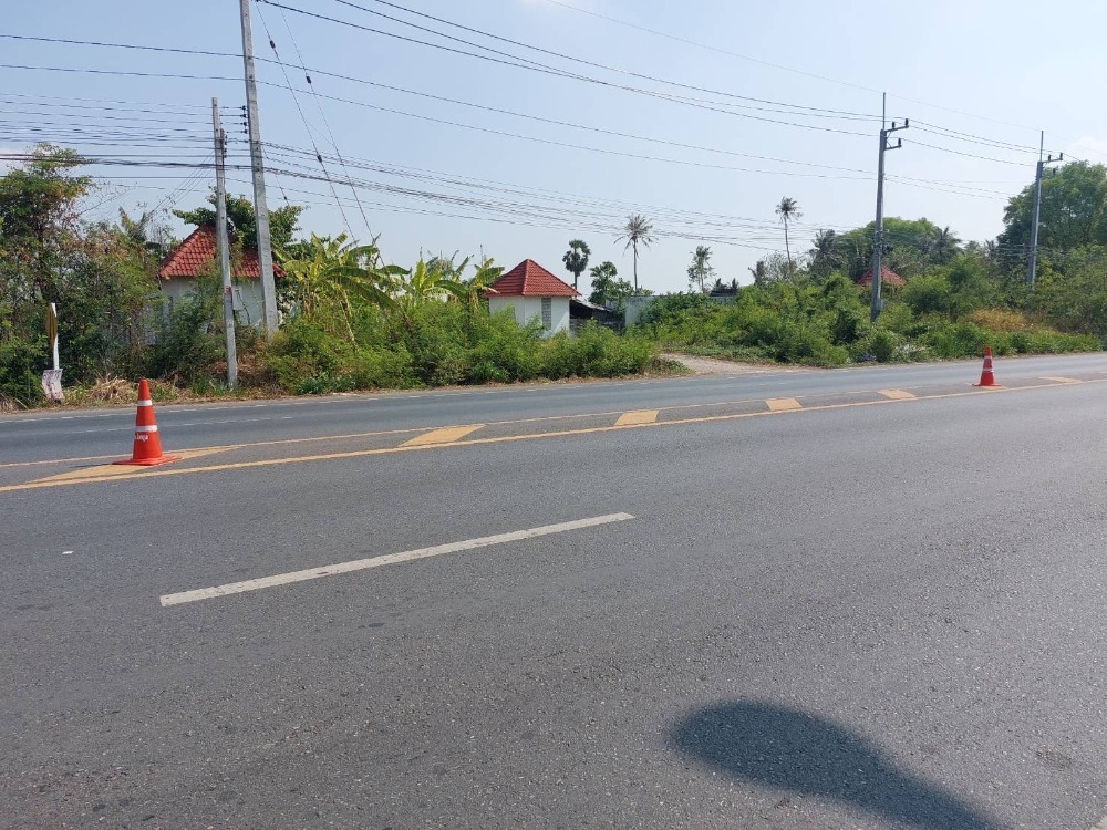 ขายที่ดินลพบุรี : ขายที่ดิน  นิคมสร้างตนเองเมืองลพบุรี  24ไร่3งาน96ตรว.ติดถนนทางหลวงหมายเลข3017 ใก้ลวัดนิคมสามมัคคีชัย