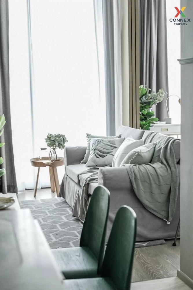 For RentCondoSilom, Saladaeng, Bangrak : Urgent for rent!! Ashton Silom Condo, very good price, close to the BTS, beautiful view, high floor.