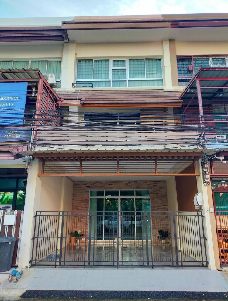 ให้เช่าทาวน์โฮมมีนบุรี-ร่มเกล้า : 🌟ให้เช่า/ทาวน์โฮม 3 ชั้น “โครงการ RK Office Park มีนบุรี“ [4 ห้องนอน+เฟอร์นิเจอร์] ไม่มีบ้านตรงข้าม สภาพบ้านดีสุดๆ ทำเลติดถนนใหญ่ ✅จดทะเบียนบริษัทได้