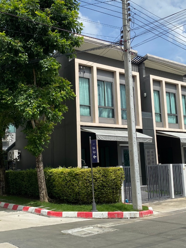 For RentTownhomeBangna, Bearing, Lasalle : For rent, Pleno Bangna-Wongwaen, beautiful house, ready to move in, near Mega Bangna, next to the expressway connecting Bangna-Trad.