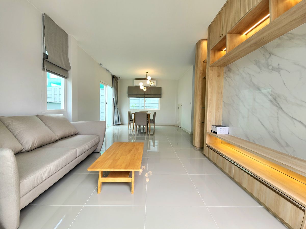 🔥For Rent🔥 Grande Pleno Mega Bangna (Grand Pleno Mega Bangna) near Concordian International School, near Mega bangna, good position, next to the main road, garden view, beautiful house decorated, ready to move in. Loading...