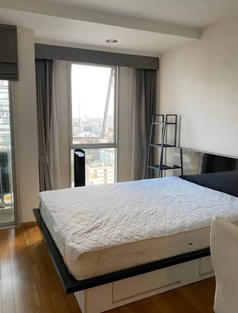 For SaleCondoLadprao, Central Ladprao : Condo for sale, The line phahonyothin park, Building A, 18th floor, Studio, corner room, wide open view, size 25.00 sq m.