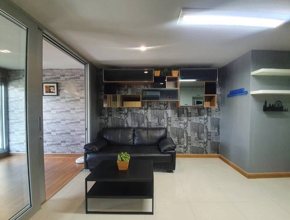 For SaleCondoRatchadapisek, Huaikwang, Suttisan : Below market and government appraisal price!! This price until end of July 2024 only!! Condo Le Rich Sutthisan, spacious room, Near Sutthisan MRT and Muang Thai Phatra Complex Building.