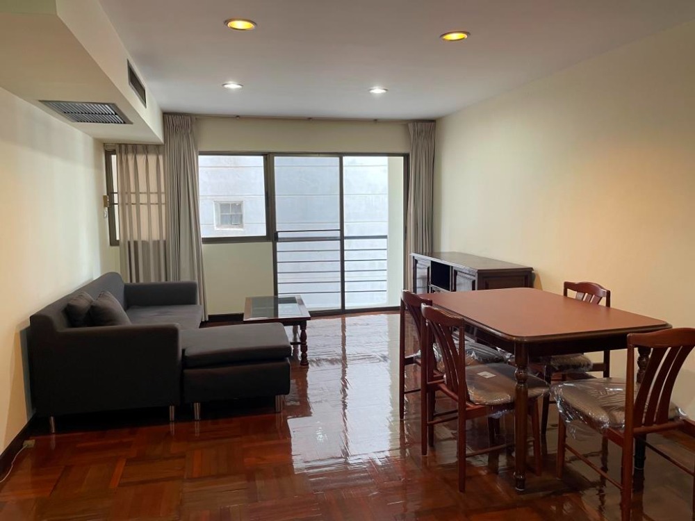 ให้เช่าคอนโดสุขุมวิท อโศก ทองหล่อ : โลว์ไลท์คอนโดขนาด 100 ตรม. 2 ห้องนอน 2 ห้องน้ำ ประมาณ 1 km. หรือเดิน 10-12 นาทีเดินถึงบีทีเอสทองหล่อ