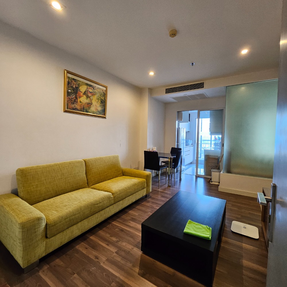 For SaleCondoThaphra, Talat Phlu, Wutthakat : Best opportunity The best value for people to buy at this time!! High floor condo, good view, big room, only 240 meters from BTS Pho Nimit, very good condition, never rented out. Plus it sells for a cheap price, almost equal to the government appraisal pr
