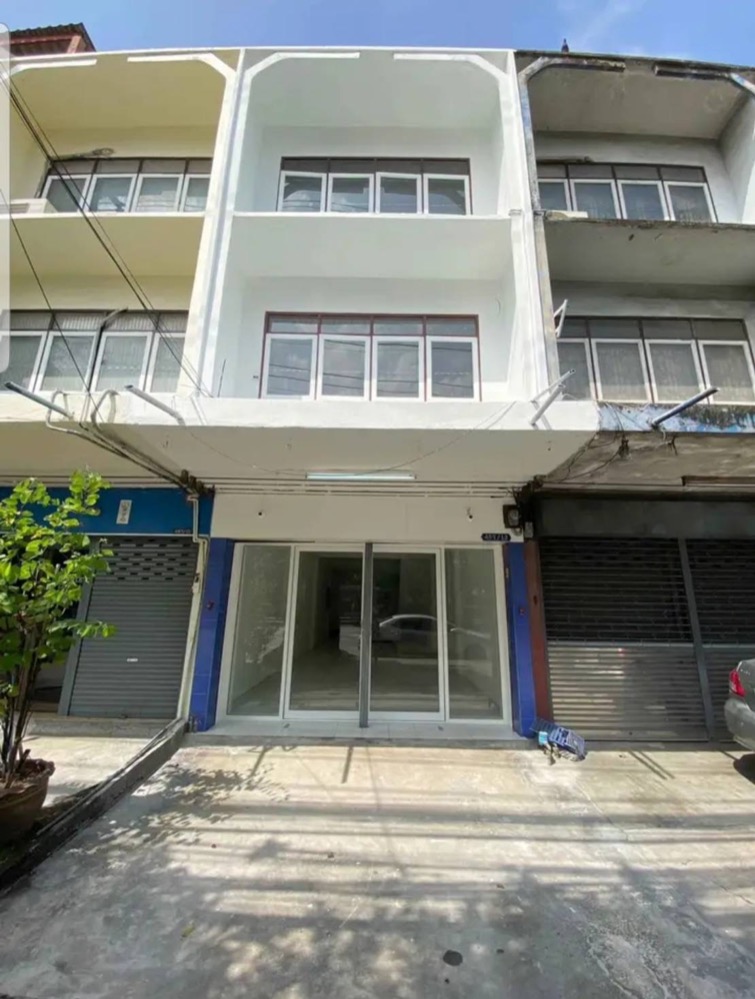 For RentShop HouseBang Sue, Wong Sawang, Tao Pun : For rent, 3-story shophouse (newly renovated), next to Prachachuen Road, suitable for trading, office, clinic, near Bang Son BTS station and MRT Tao Poon Station