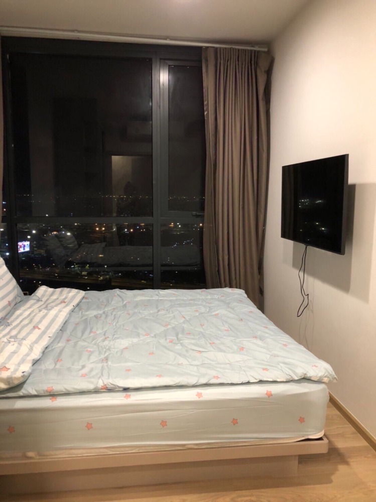 ให้เช่าคอนโดสุขุมวิท อโศก ทองหล่อ : ให้เช่าด่วน!! คอนโด Oka Haus Sukhumvit 36 ราคาดีมาก ใกล้รถไฟฟ้า วิวสวยชั้นสูง