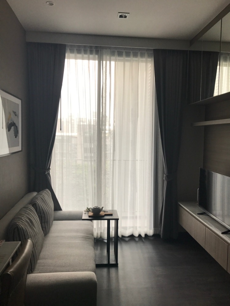 For RentCondoSukhumvit, Asoke, Thonglor : ★ Edge Sukhumvit 23 ★ 30 sq m., 4th floor (1 bedroom, 1 bathroom), ★near BTS Asoke ★near Terminal 21, Emporium, Emquartier★ Many amenities★ Complete electrical appliances